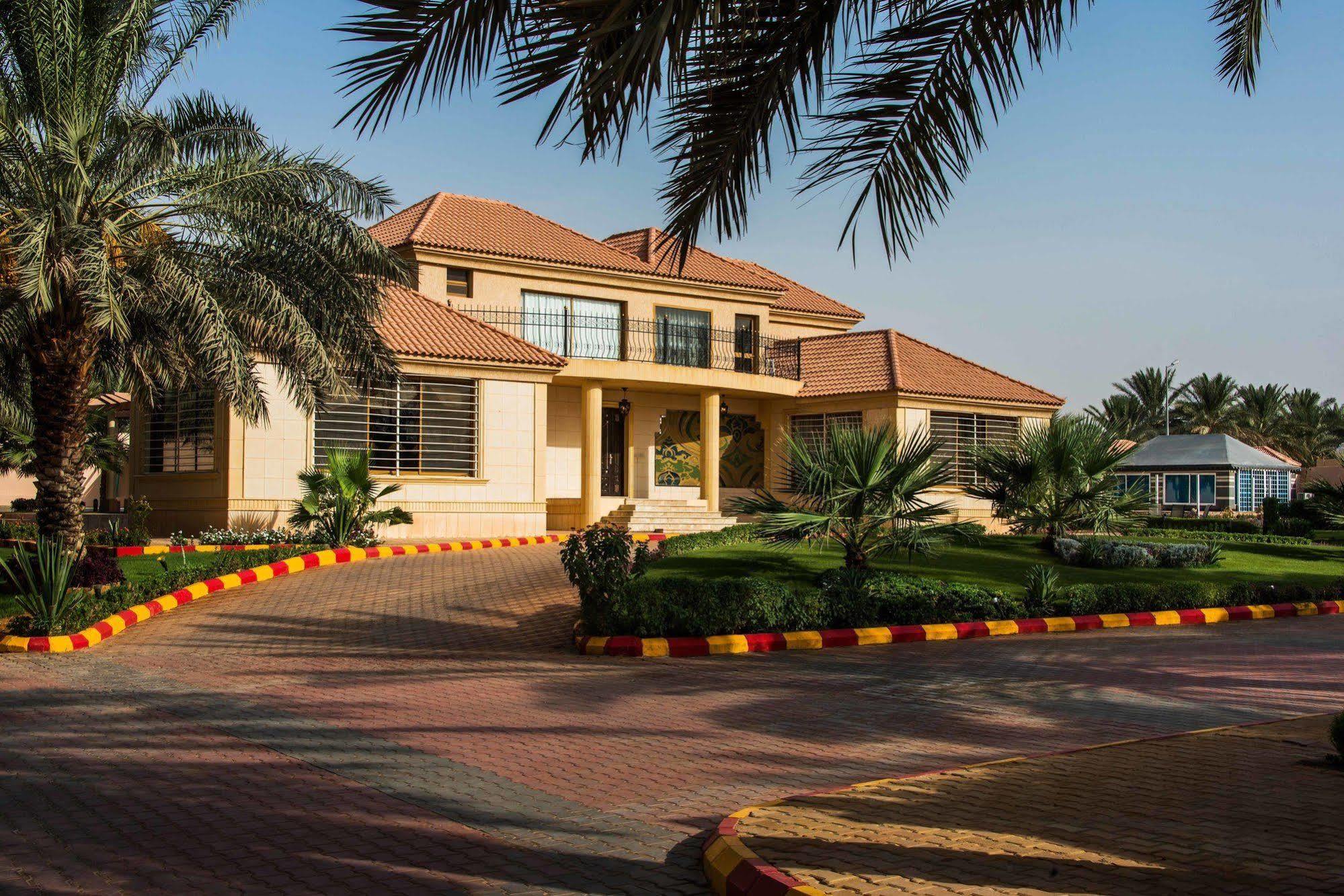 Hotel Boudl Al Nakheel Unaizah Exterior foto